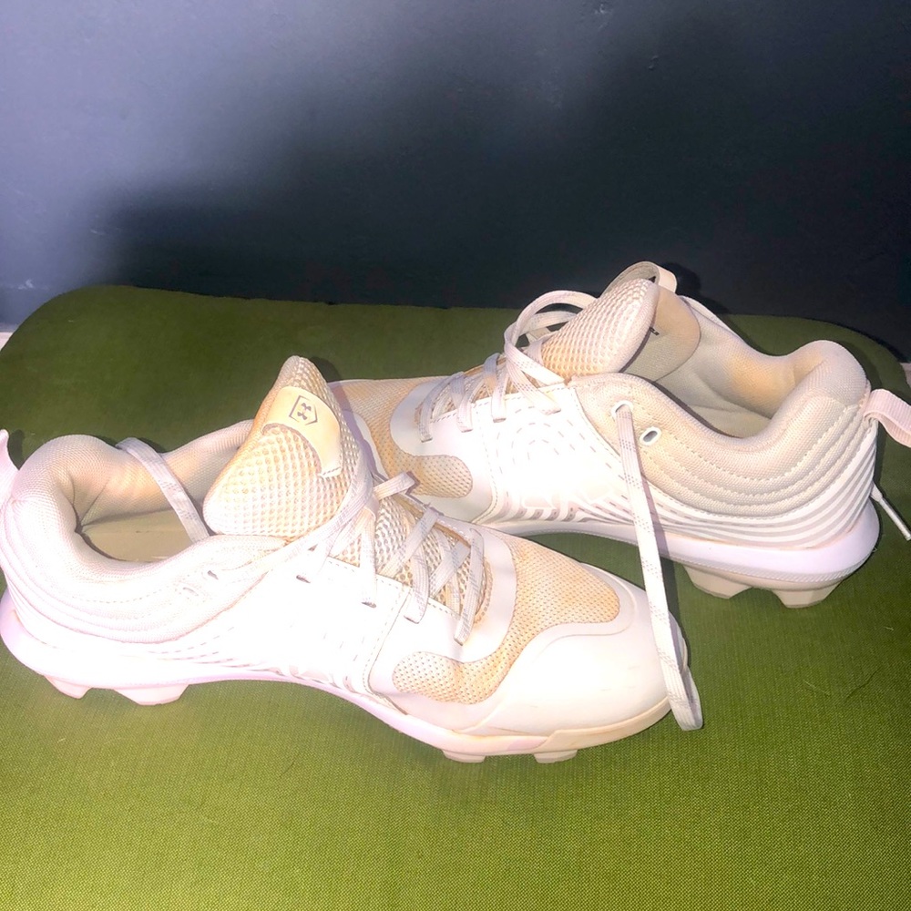 Under Armor Softball Cleats - Size 8